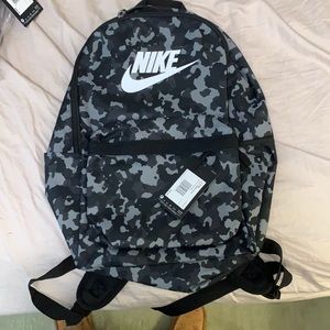 Nike Camo backpack Never been used